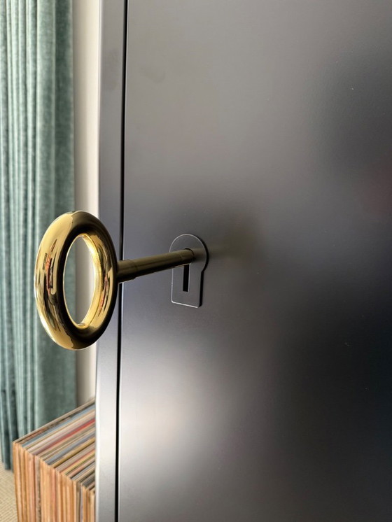 Image 1 of Cabinet studio Job lensvelt