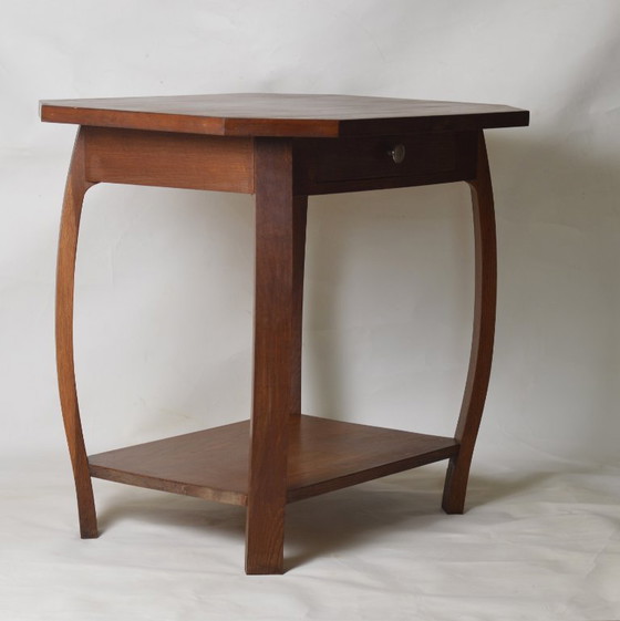 Image 1 of Art-Deco-Tisch aus massiver Eiche mit geschwungenen Beinen