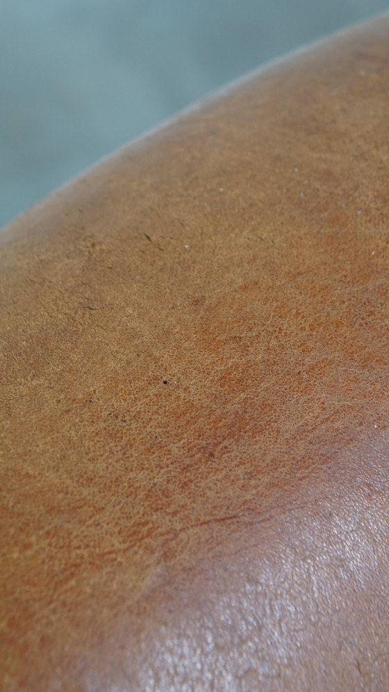 Image 1 of Stoere cognac kleurige schapenleren clubfauteuil 