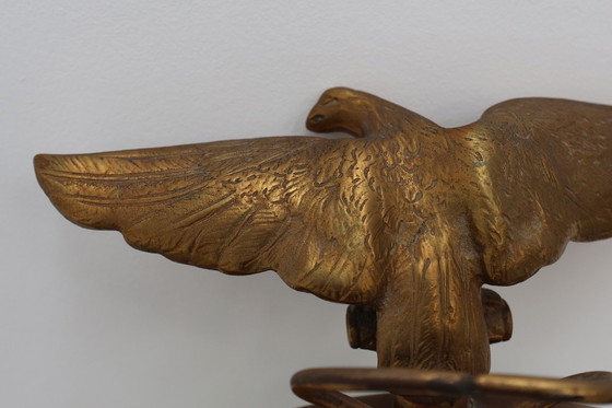 Image 1 of Petit miroir convexe décoratif doré de style Empire avec aigle, France