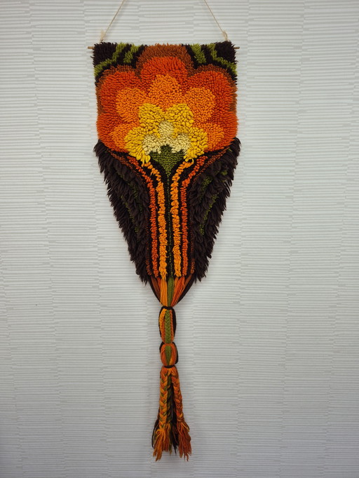 1970s Smyrna/Smyrnafix Space Age wool wall hanging.