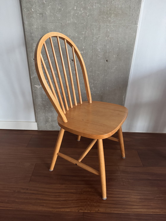Image 1 of Table de salle à manger en bois avec 6 chaises assorties