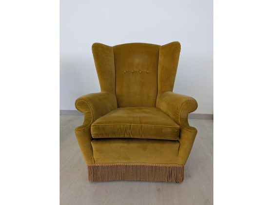 Image 1 of Paire de fauteuils à franges en velours ocre (années 1960)