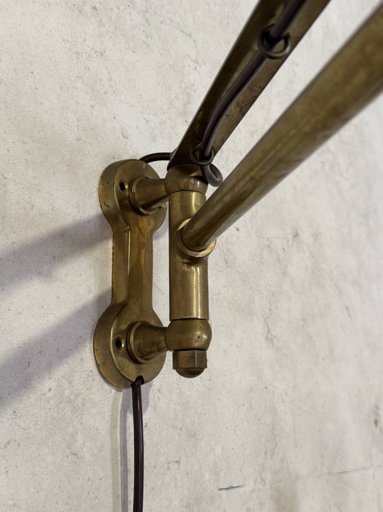 Image 1 of Vintage messing wandlamp met scharnierende arm, Scandinavische stijl