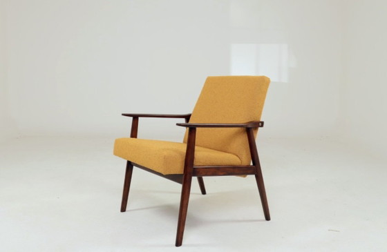Image 1 of Paar moderne Lounge-Sessel, gelb-senffarbenes Bouclé, 1970