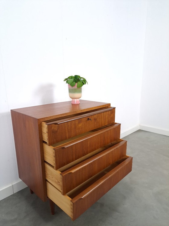 Image 1 of Teak Deense ladekast met 4 lades