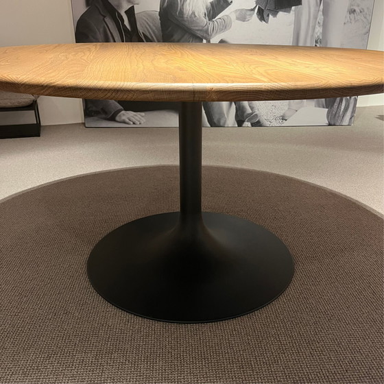 Image 1 of Artifort Clarion dining table Ø140
