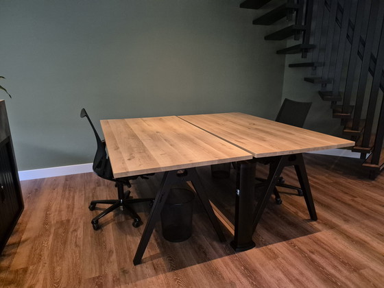 Image 1 of Complete kantoorinrichting met 6 werkplekken inclusief plantenbakken met planten