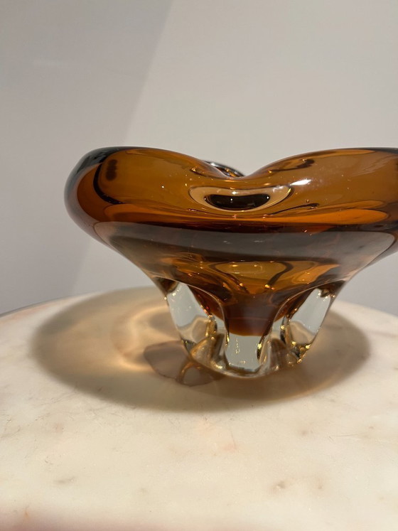 Image 1 of Ciotola vintage in vetro ambrato Sommerso Organic – 19 cm
