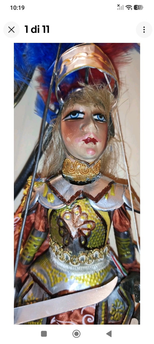 Antique Sicilian Pupo 40cm Hand Decorated. – decoratieve objecten, Metal, Textile