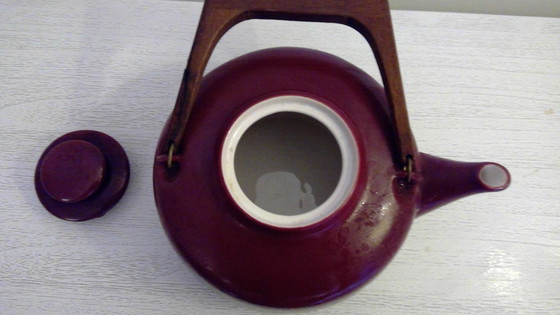 Image 1 of Keramische theepot met teakhouten handvat van Tambach Gräflich Ortenburg