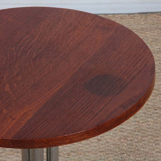 Image 1 of Modernistisch bijzettafeltje van verchroomd metaal en eikenhout, 1930