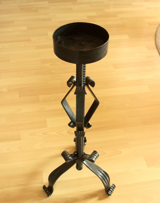 Image 1 of Zware handgemaakte kandelaar van smeedijzer voor grote kaarsen