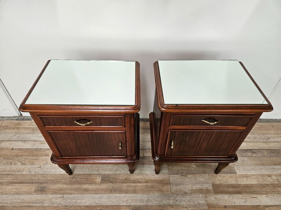 Image 1 of Paire de tables de chevet Art déco des années 1950 avec plateau miroir