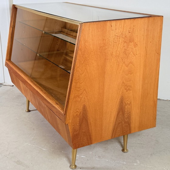 Image 1 of Vintage Toonbank Vitrine op gouden pootjes