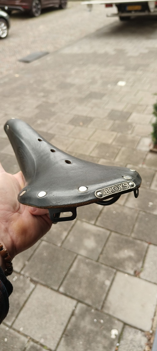 Vintage leather antique racing saddle Brooks B17