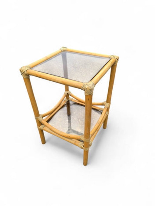 Bamboe bijzettafel met glazen blad – Glass, Rattan (photo 2 of 5)