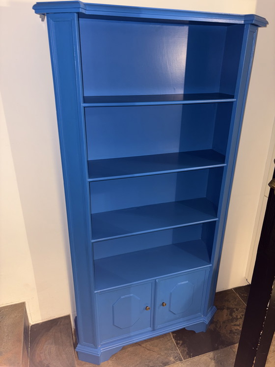 Image 1 of Blauwe kast bijvoorbeeld voor boeken