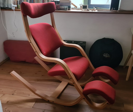 Stokke Variér Gravity Red armchair