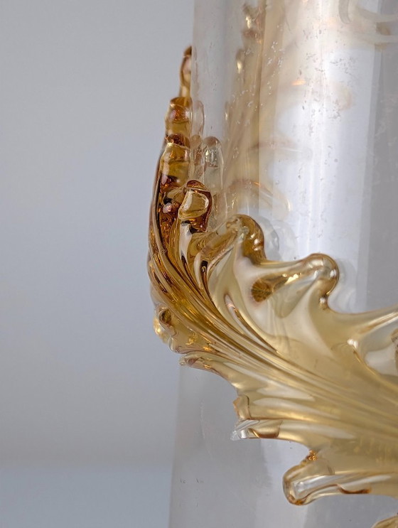 Image 1 of Bottiglia in vetro di uranio in stile Art Nouveau francese con foglie d'ambra applicate, circa 1900