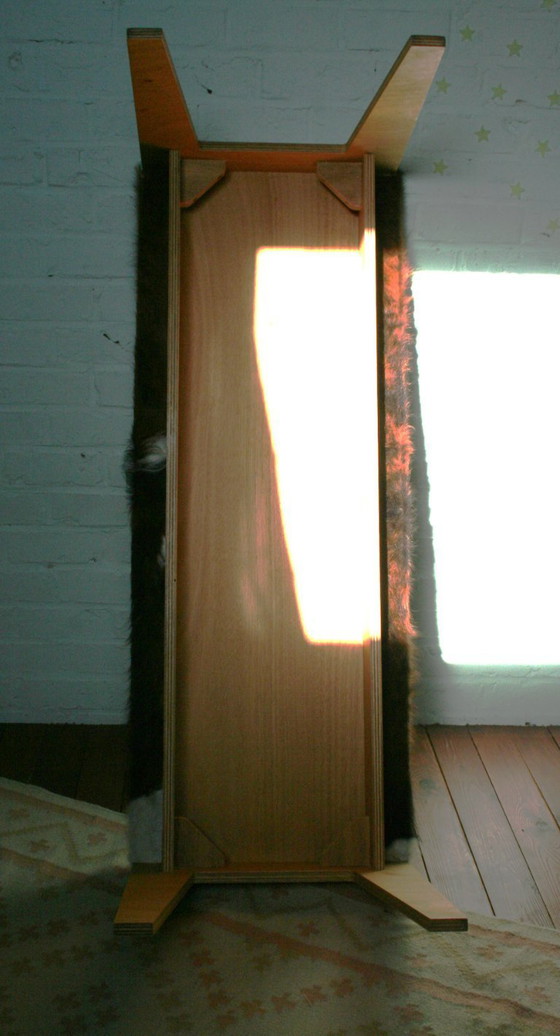 Image 1 of Strak Cow hide bank/ bijzettafel