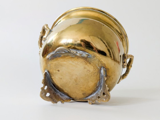 Fioriera vintage in ottone con piedini e manici decorati. – Vasi per piante, Brass (photo 6 of 15)