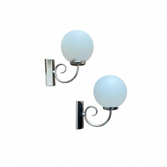 Coppia di applique da parete in acciaio inox con globi in vetro bianco – Metal (photo 9 of 9)