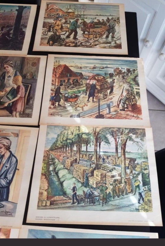 Image 1 of Unieke Set van 18 Historische Schoolplaten