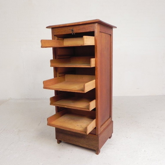 Eichenschrank mit Rollladen und einem Rollladen, 113 cm hoch, 1930er Jahre – Kommoden, Wood (photo 4 of 26)