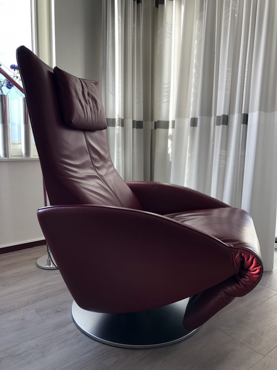 Image 1 of De Sede relaxfauteuil rood leer draaibaar
