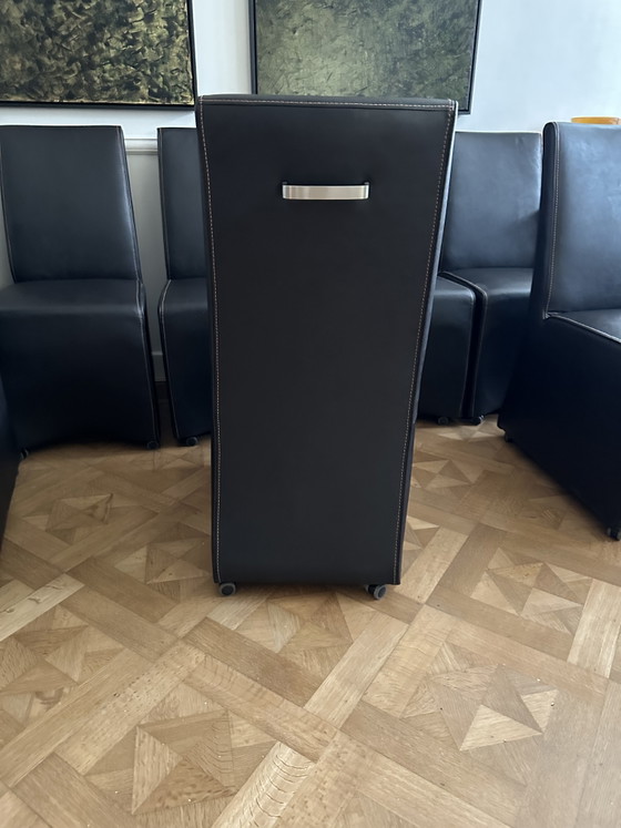 Image 1 of 8 eetkamerstoelen