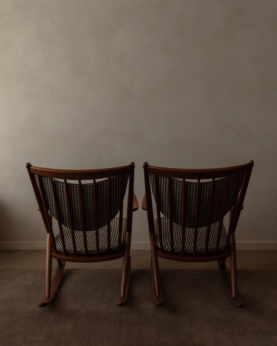 Image 1 of Set di 2 sedie a dondolo vintage in teak danese modello 182 di Frank Reenskaug per Bramin, anni '50