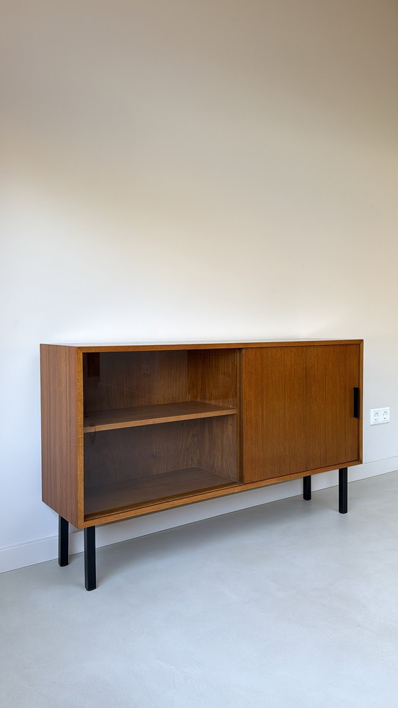 Image 1 of Credenza vintage in legno con ante scorrevoli