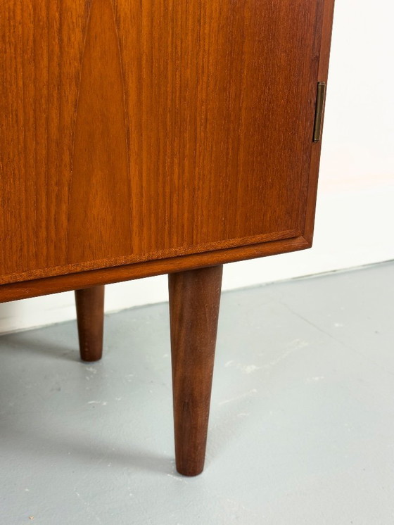 Image 1 of Deense kast in teakhout van Børge Mogensen voor Søborg Møbelfabrik, jaren 60