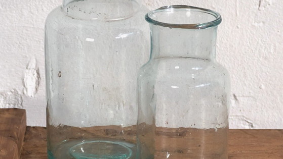 Blauwe antieke flessen (ca. 1920). Set van 2 stuks #18 – Glazen & Karaffen, Glass (photo 3 of 18)