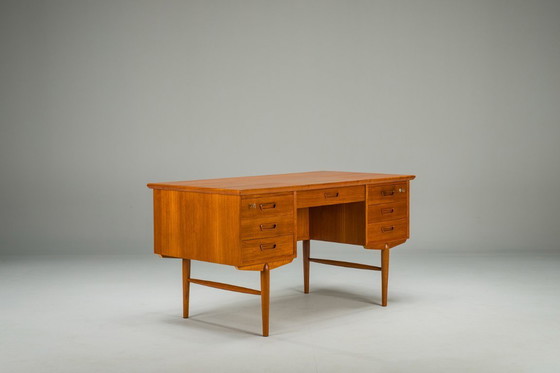 Image 1 of Mid-Century Modern Dänischer Teakholz-Schreibtisch, 1960er Jahre