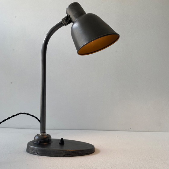 OUDE BAUHAUS BUREAULAMP « BUR » MODEL 2700, Tafellampen, Metaal, Zwart (foto 2 van 11)