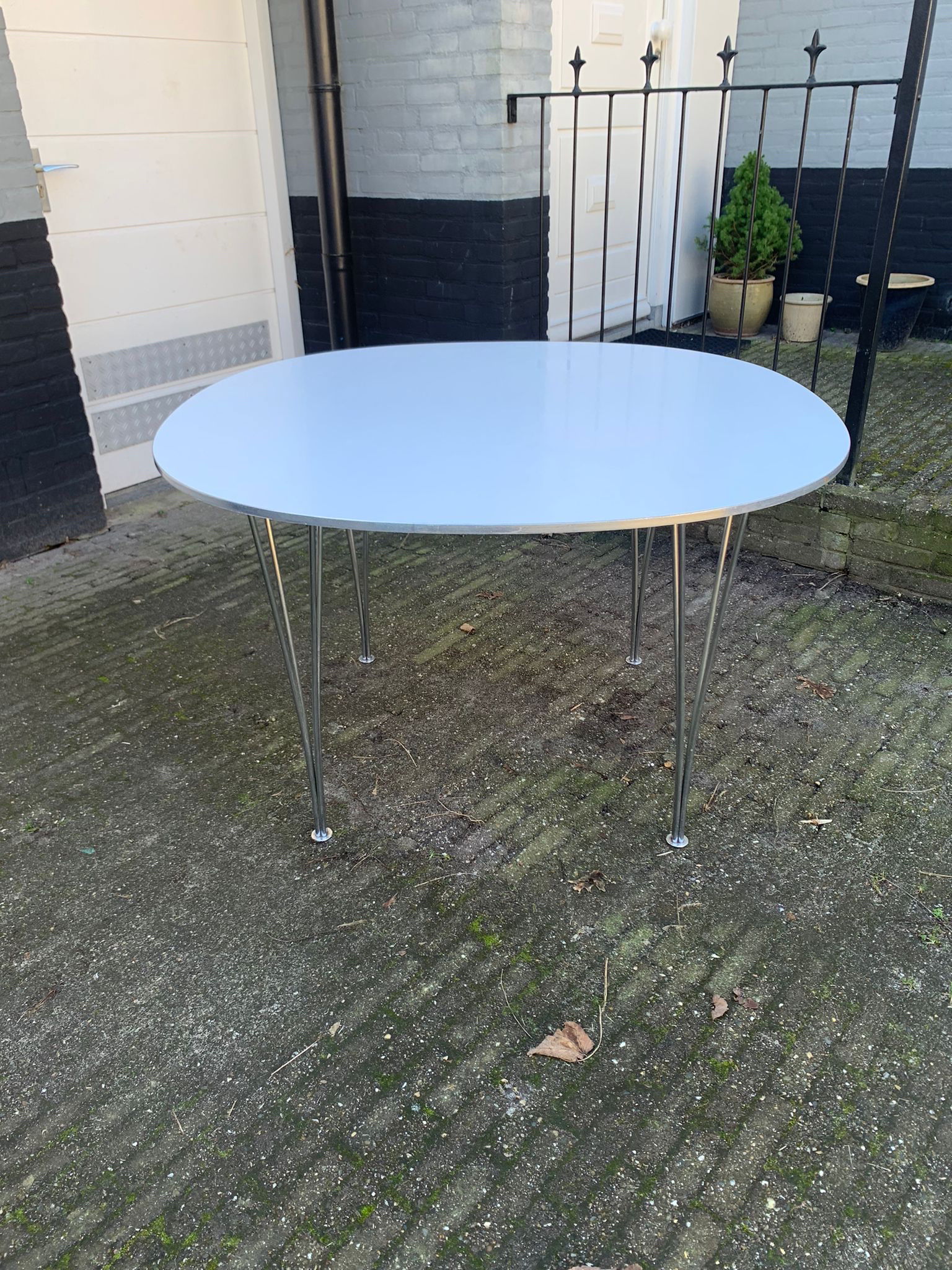 Frits Hansen Arne Jacobsen superellipse tafel 800 Whoppah