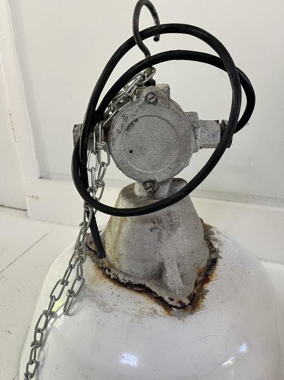 2 Vintage Industrial Lamps – Ceiling lights, Cast Iron, Other (photo 5 of 5)