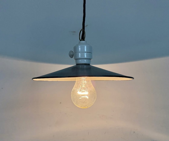 Image 1 of Lámpara de techo industrial esmaltada en azul, años 50