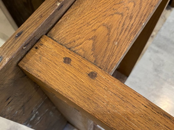 Image 1 of Tavolino rustico da caffè in rovere massello con 1 cassetto, circa 1930