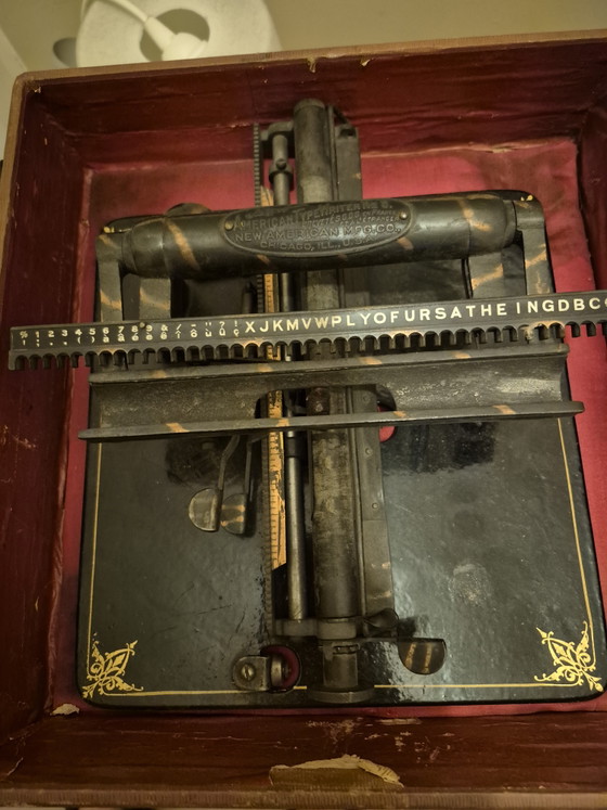 New American Typemachine – New American Mfg. Co., Decoratieve objecten, Metal, Textile (photo 6 of 11)