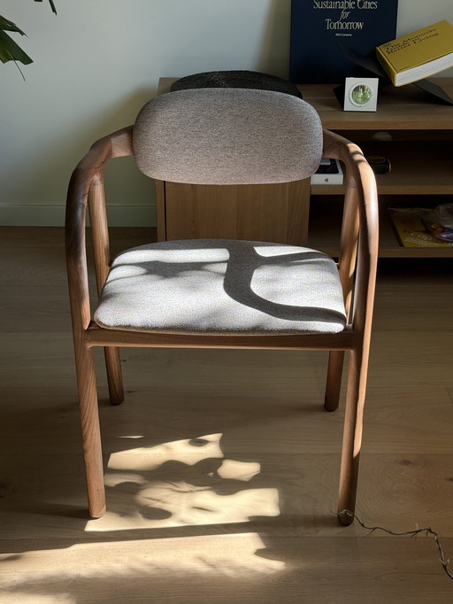 6 unbenutzte Pommier Esszimmerstühle Nussbaumholz