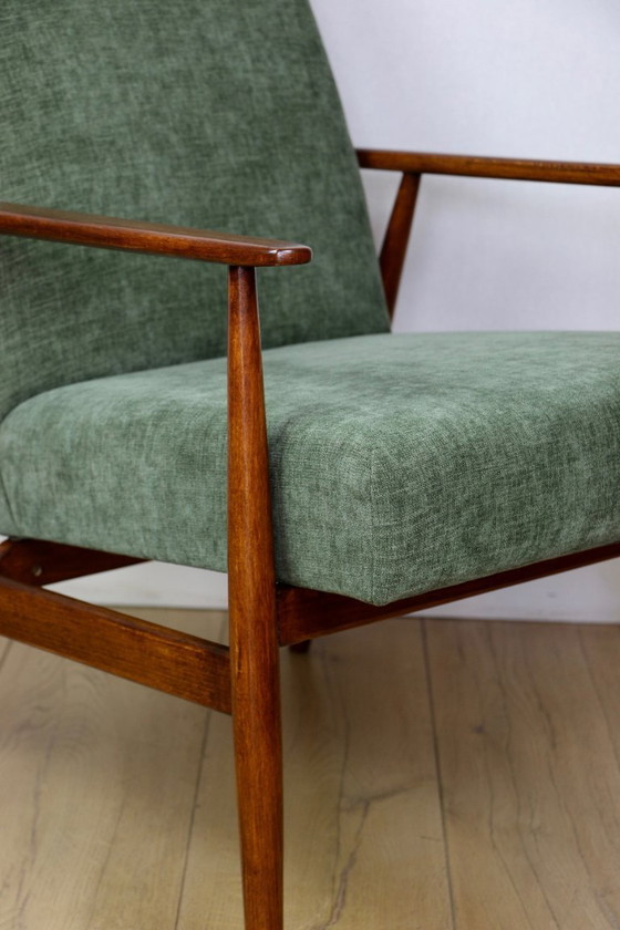 Image 1 of Fauteuil « Lis », modèle vert olive des années 1970, signé Henryk Lis - 2 exemplaires disponibles