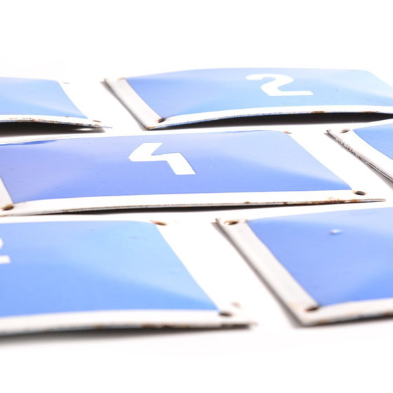 Image 1 of Ensemble de plaques de numéros en émail bleu, Tchécoslovaquie, années 1950