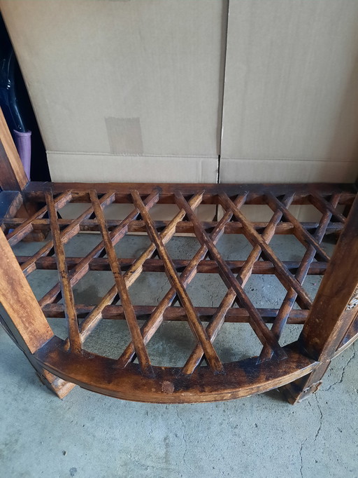 Chinesischer halbrunder Tisch