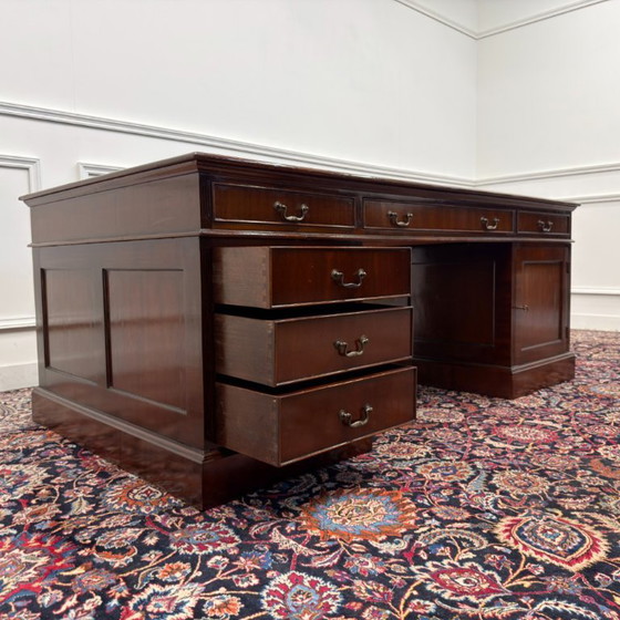 Scrivania da partner classica inglese molto grande – Scrivanie, Leather, Wood (photo 13 of 19)