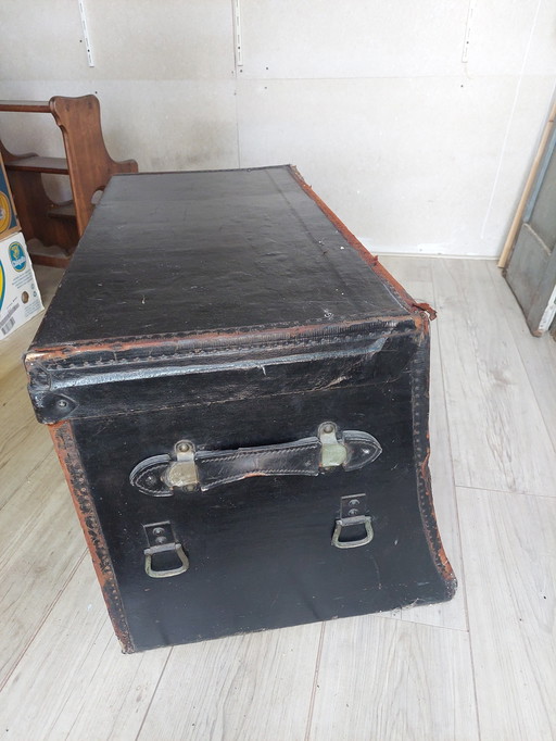 Mallette de voyage antique
