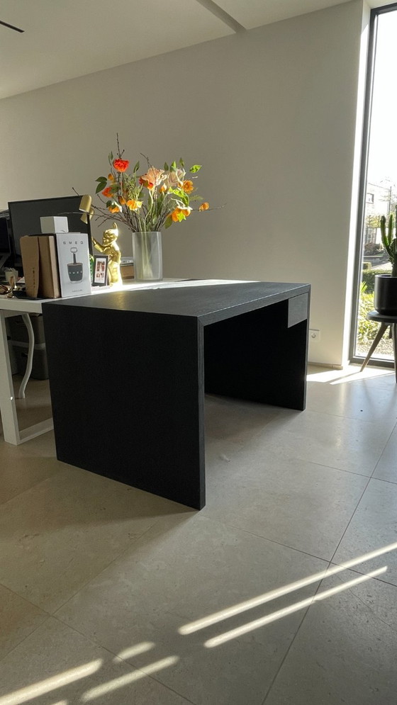 Image 1 of Bureau Zwart