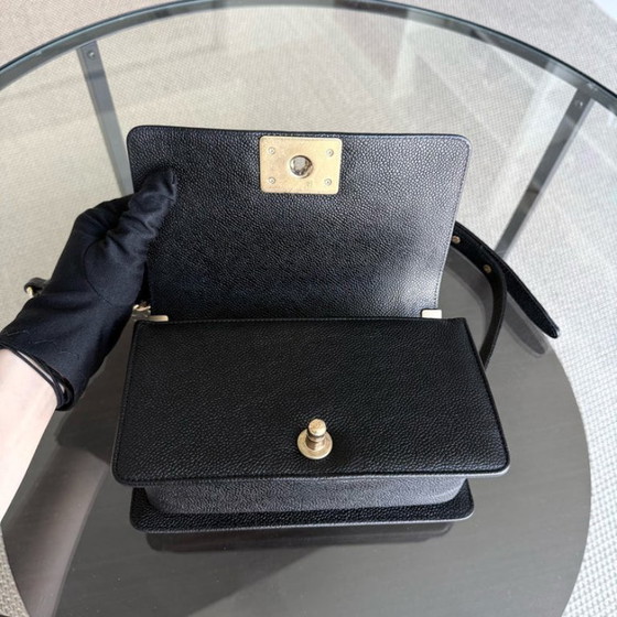 Image 1 of Chanel Boy Small - Caviar 20CM Gewatteerd Zwart Goudkleurige Hardware Serie 23